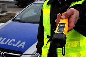 Pijany kierowca przewoził dzieci bez pasów i fotelików.-3259