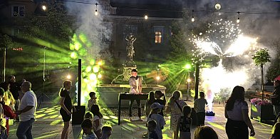 Potańcówka pod Tereską - taniec, muzyka i dobra zabawa na myślenickim Rynku-3312