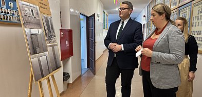 Wyposażenie pracowni komputerowej i nowe toalety w myślenickiej "TRÓJCE"-4614