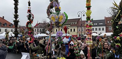 Kiermasz Wielkanocny i Konkurs Palm Wielkanocnych na Rynku w Myślenicach