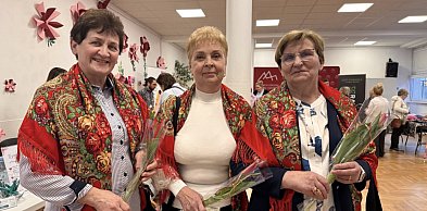 Myślenicki Dzień Kobiet pełen kwiatów, muzyki i dobrej zabawy