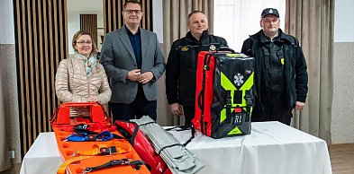 Nowy sprzęt ratujący życie trafił do strażaków z jednostki OSP Bęczarka