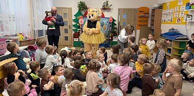 Dzień Misia w przedszkolach i żłobkach z wyjątkowym prezentem burmistrza-4458