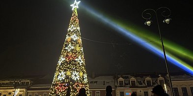 Uroczyste rozświetlenie choinki na Rynku w Myślenicach-4560