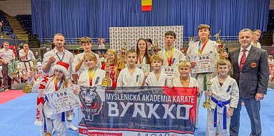 Grad medali dla Akademii Karate Byakko podczas mistrzostw w Bukareszcie-4578
