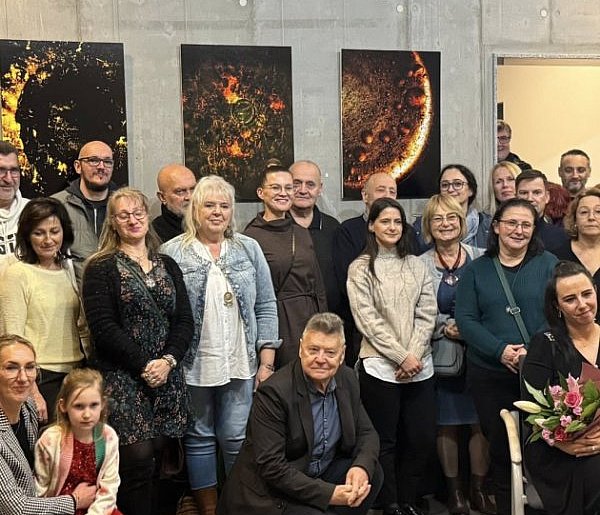 Wernisaż wystawy Katarzyny Bujas pt. „Wyobraź sobie…” w Galerii mgFoto-4434