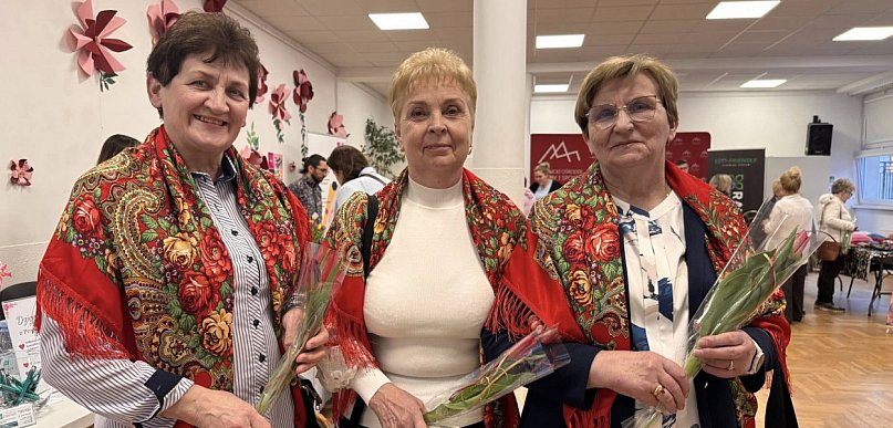 Myślenicki Dzień Kobiet pełen kwiatów, muzyki i dobrej zabawy