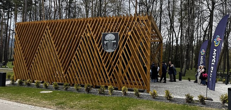 Nowa tężnia solankowa w Parku Miejskim na myślenickim Zarabiiu już otwarta