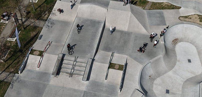 Warsztaty sportów miejskich na myślenickim skateparku
