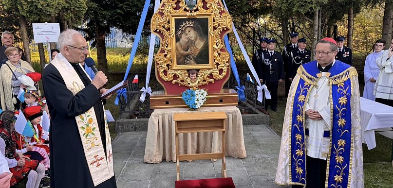 Uroczysta majówka przy kapliczce na Górnym Przedmieściu