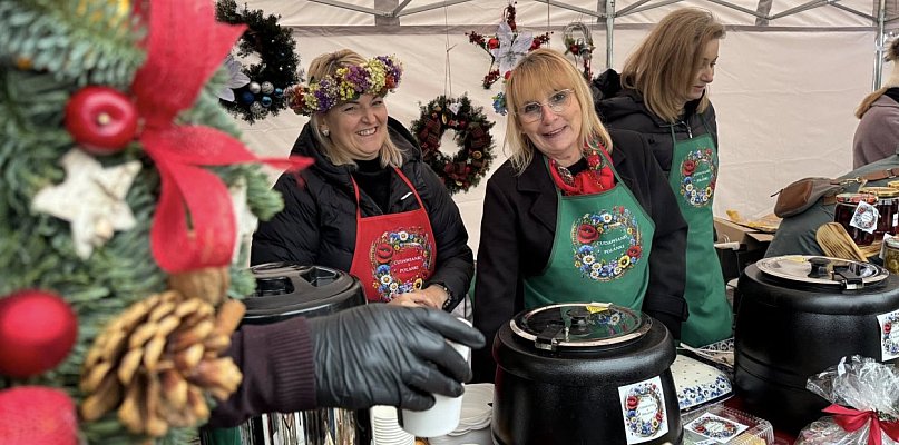 Kiermasz Bożonarodzeniowy na Rynku w Myślenicach - 4623