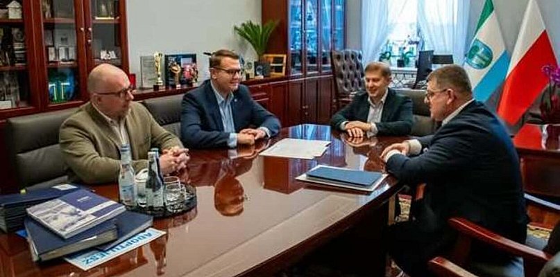 Realne wsparcie dla myślenickiego szpitala. Gmina umarza zaległy podatek