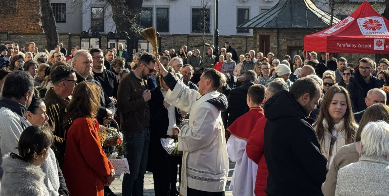 Święcenie pokarmów w Sanktuarium Pani Myślenickiej